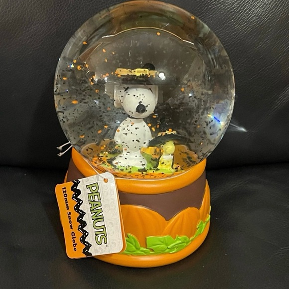 Thanksgiving Peanuts Snow Globe - Thanksgiving Snoopy and...